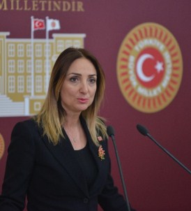 Aylin Nazlıaka Açıklaması 'Yüreğim Yanıyor'