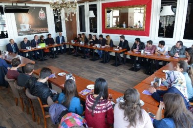 Başkan Gürlesin PAÜ'lü Öğrencilerle Buluştu