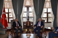 YUSUF ODABAŞ - Bayburt Valisi Odabaş, Valil Tapsız'ı Ziyaret Etti