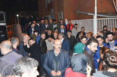 'Canlı Kalkan' Eylemi Ve 'Terör Örgütü Üyeliği' Suçlarından Yargılanan 17 Kişiye Tahliye