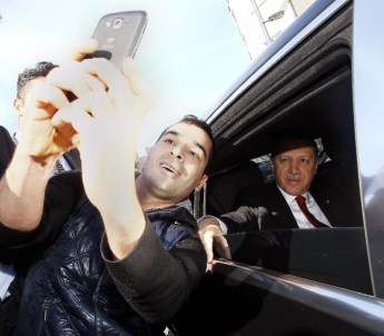 Cumhurbaşkanı Erdoğan'ın Konvoyunu Durdurup Selfie Yaptı