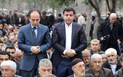 HDP'den Cuma namazı şovu