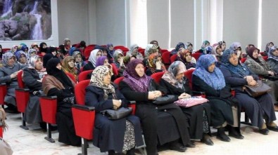İl Müftüsü Aile Okulu Seminerine Katıldı