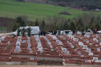 İstanbul'da Ölü Ele Geçirilen Teröristin Cenazesi Eskişehir'de Toprağa Verildi