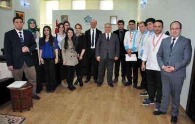 Madalyalı Aşçılar NEÜ Rektörü Prof. Dr. Muzaffer Şeker'i Ziyaret Etti