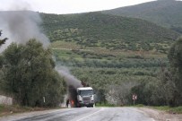 Odun Yüklü Kamyon Yandı
