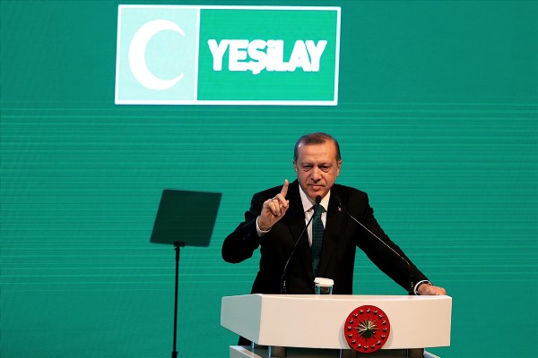 Erdoğan: Sigarayı bırakıp nargile ve puro içenler var