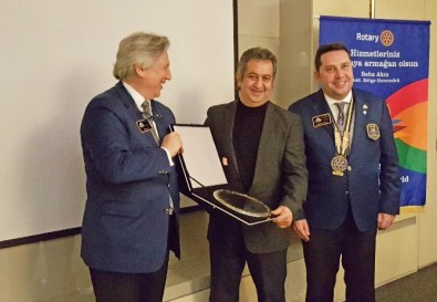 Agora Rotary'nin Ödülü Arya Kamala'nın