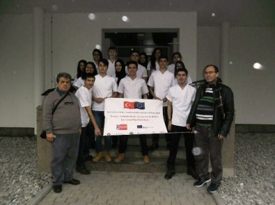 Almanya'da Staj Gören Hemşire Adayları Selendi'ye Döndü