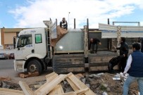 SİGARA KAÇAKÇILIĞI - Camlar Kırılınca 90 Bin Paket Kaçak Sigara Çıktı