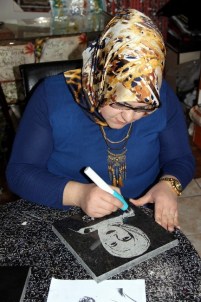 Dünyanın TEK Kadın Granit Resim Sanatçısı Nevşehir'de