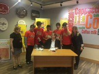 Erkan'lı Öğrenciler, Orhan Pamuk'un İmza Gününde