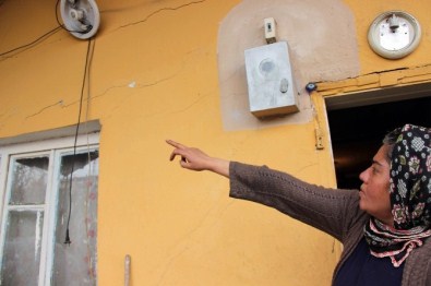 Karabük'te Binada Heyelan Tehlikesi