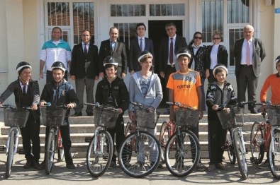 Milli Eğitim Bakanlığı Ve Sağlık Bakanlığı 15 Adet Bisiklet Dağıttı