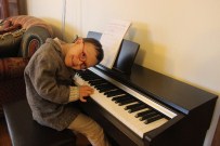 Anne Sevgisiyle Tüm Engelli Aşıyor