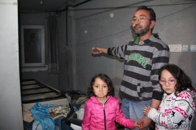 İki Çocuğuyla İnşaatta Yatıp Kalkıyor