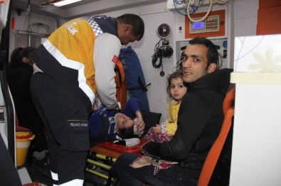 Şehit Cenazesine Giderken Kaza Geçirdiler Açıklaması 2 Yaralı