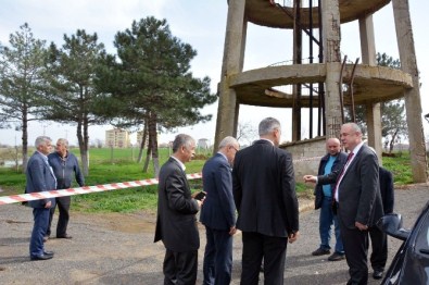 Teski, Uzun Yıllardır Kullanılmayan Ayaklı Su Deposunu Yıktı