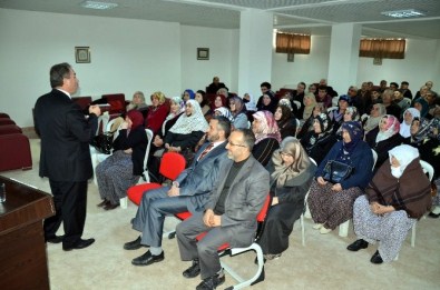 Umreci Adaylarını Bilgilendirme Seminerleri Düzenlendi