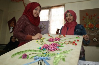 Yanı Başlarında Patlayan Bombalar Kadınları Hayata Küstürmedi