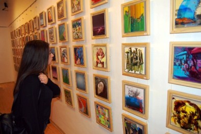 Küçük Şeyler Karma Sergisi İlgi Görüyor