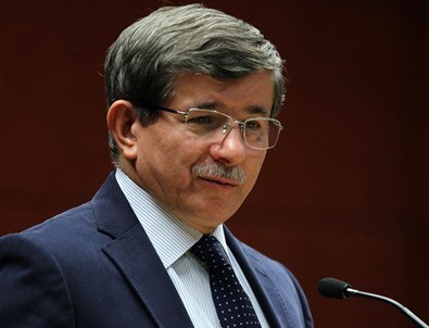 Başbakan Davutoğlu: Rusya sivillere yönelik saldırı düzenliyor