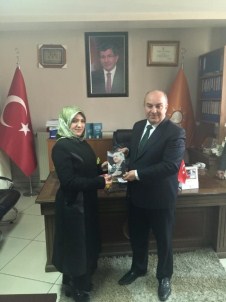 Başkan Ergün'den Kadınlara Çiçek