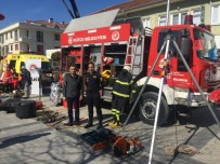 DEPREM HAFTASI - Düzce İtfaiyesi Deprem Tatbikatı Yaptı