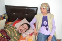 SEREBRAL PALSİ HASTASI - Hasta Oğluna 26 Yıldır Bebek Gibi Bakıyor