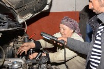 MOTOR USTASI - 24 Yıldır Motor Tamirciliği Yapan 50 Yaşındaki Kadın Herkesi Şaşırtıyor