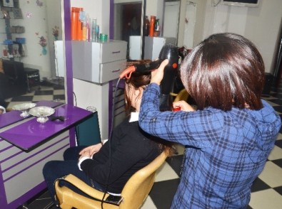 Trabzon'da 100 Dar Gelirli Kadın İş Yeri Açarak Vergi Mükellefi Oldu