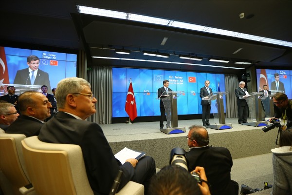 AB Komisyonu Başkanı'ndan vize açıklaması