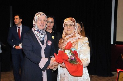 Akşehir'de 'Huzur Kadının Elinde' Konferansı