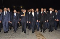 Başbakan Davutoğlu Ve Yunan Mevkidaşı Çipras Konak Meydanı'nı Gezdi