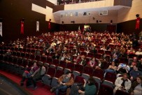 TÜRKAN SAYLAN - 'Bir Kadın Uyanıyor' Maltepe'de Sahnelendi