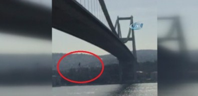 Boğaz Köprüsü'nden ölüme böyle atladı