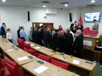 ÜMMET AKIN - Büyükşehir Belediye Meclisinde Gerginlik