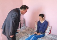 Engelli Kız Ayağa Kalkmak İstiyor