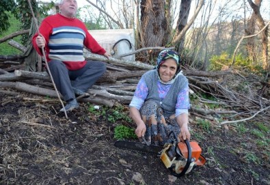 Erkeklerin Bile Zorlandığı İşleri Yapıyor