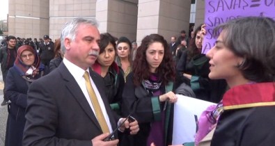 İstanbul Adliyesinden Kadın Avukatlara 8 Mart Jesti