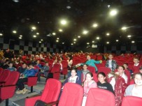 KENAN EVREN - Kenan Evren Ortaokulu 'Her Çocuk Özeldir' Filmini İzledi