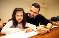 ERKAN GÜLERYÜZ - Şarkıcı Güleryüz 'Özel Çocuklar' Terapisinde