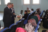 DAYAK - Vali Çınar'dan Kadınlara Karanfil