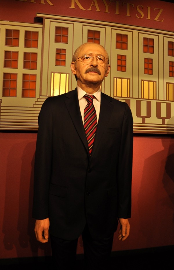 Yılmaz Büyükerşen'in yaptığı balmumu heykeller