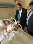 AK Parti Yönetimi Kazada Yaralanan Belediye Başkanı Atak'ı Ziyaret Etti Haberi