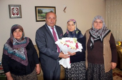 Başkan Arslan, Şehit Annesinin Kadınlar Günü'nü Kutladı