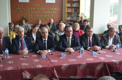 CHP'li Bülent Tezcan, Söke'de Partilileriyle Bir Araya Geldi