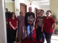 KIRMIZI GÜL - Demirci'den GMİS Bayan Çalışanlarına 8 Mart Gülü