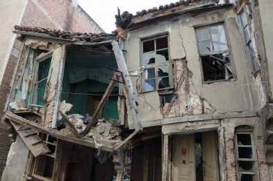 Kırklareli'ndeki Metruk Binalar Tehlike Oluşturuyor