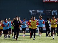 GÜLTEKİN GENCER - Kırmızı Kart Gören Futbolculara Ceza